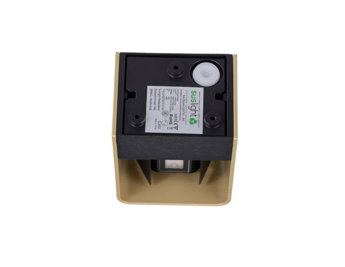 sus_square_gold_wandlamp_230v_achteraanzicht