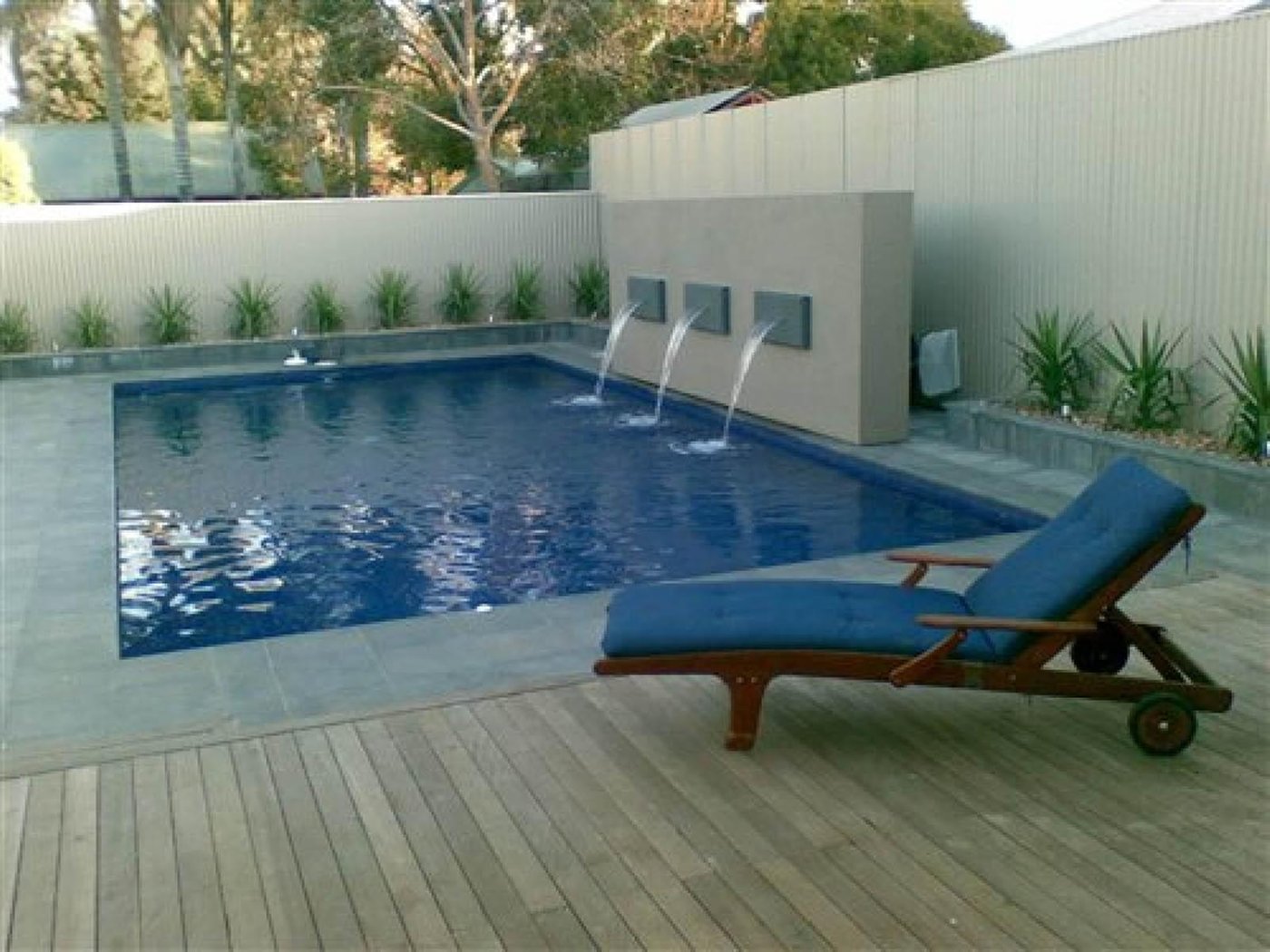 tuin_met_siam_bluestone_verzoet1