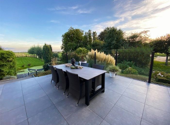 tuintegel_ceramica_terrazza_59_5x59_5x2cm_gigant_dark_grey_sfeer