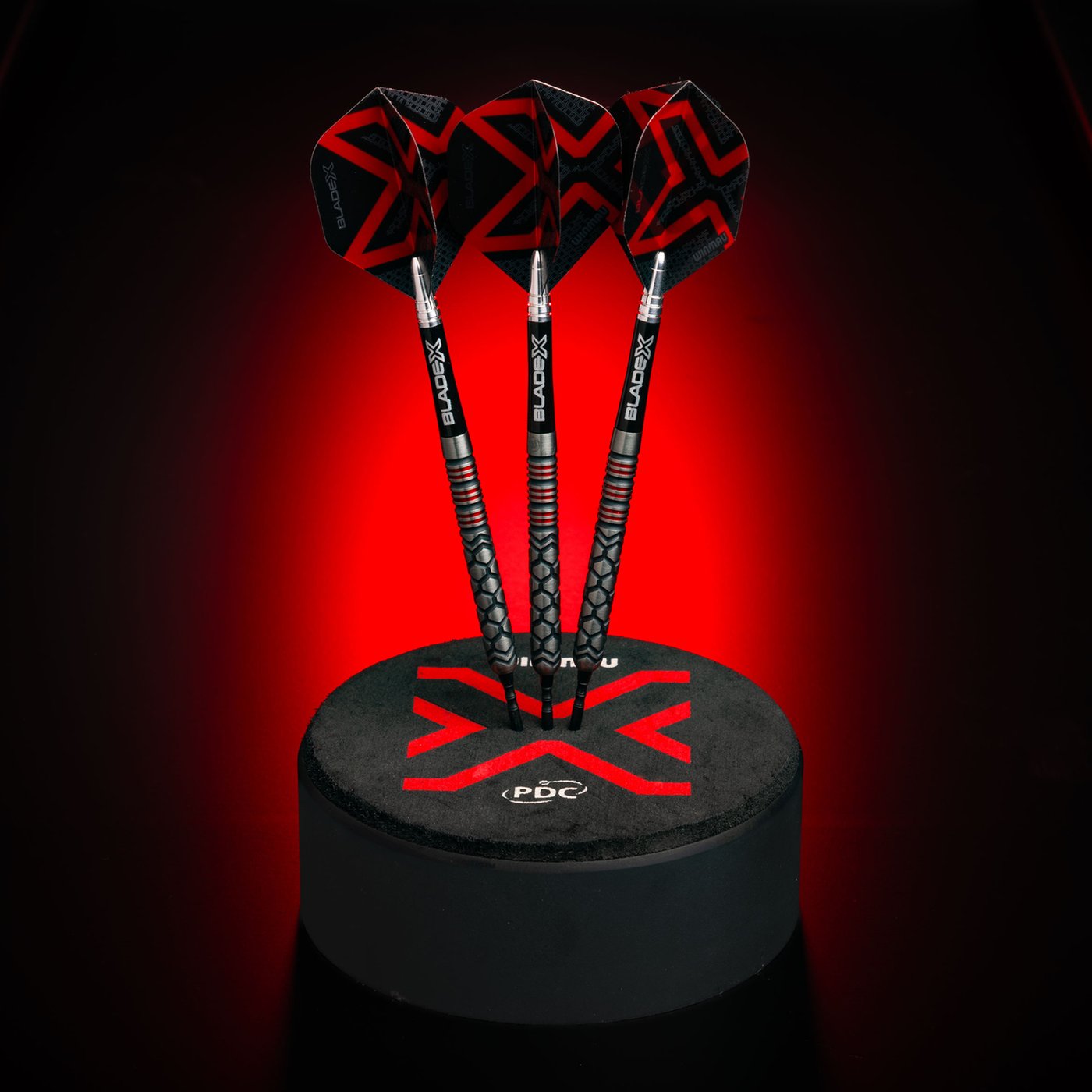 Winmau Blade X Prism Delta Metallic Black Red - Dart Flights