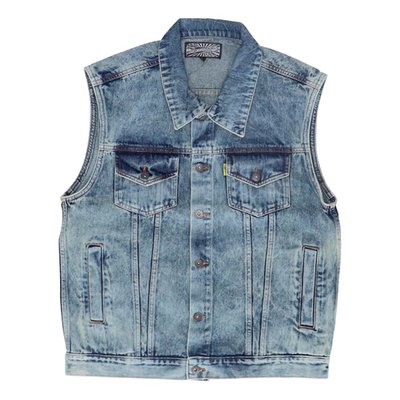 The MCS Denim vest is a classic one! You can put buttons and patches on or leave it like it is. It is up to you! It's made out of 100% cotton with 2 breast and 2 side pockets. The vest is machine washable on 30°C. We store, your roar!