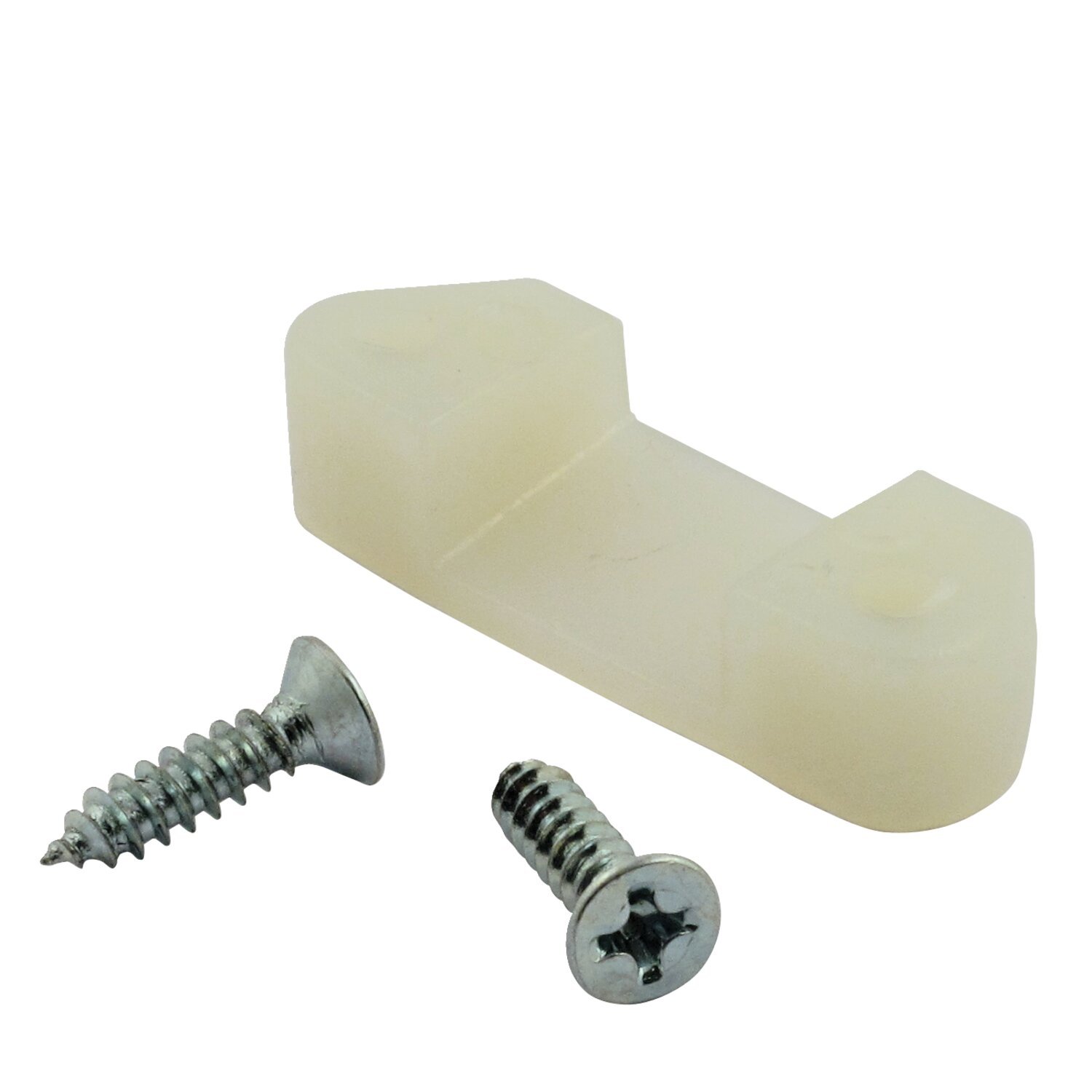 Alternator stator plug retainer