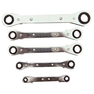 5-piece ratcheting box end wrench set. Latch-on design.
On regular accessible bolts a nut can be tightened or loosened up to 5 times faster than with a conventional wrench. This 'latch-on' design features a non-slip retaining ring. This ring prevents the nut/bolt to pass through the tool.
Incl. 7x8, 9x10, 11x12, 13x14 and 15x17mm.