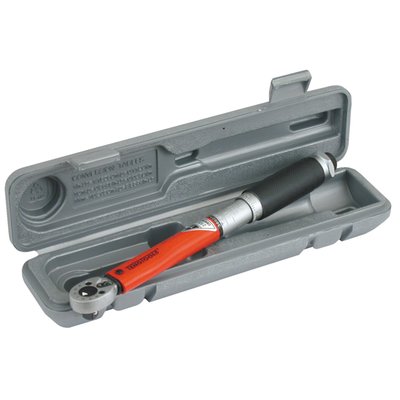 3/8" drive. 5-25Nm. 28cm long. 580 gram. With lever reversible rachet system. Only right side action for torque check. Accurate within 4% with lockable setting. Complete with built-in degree scale for when post torque tightening is required. Rubber anti-slip grip.