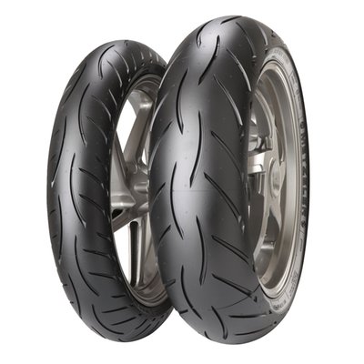 Developed for sporty riders & racetrack use. Made with a steel belt with differentiated tensions. Multi-compound, increased grip with larger lean angles & good durability.
- 17 inch.
- Rear.
- TL.