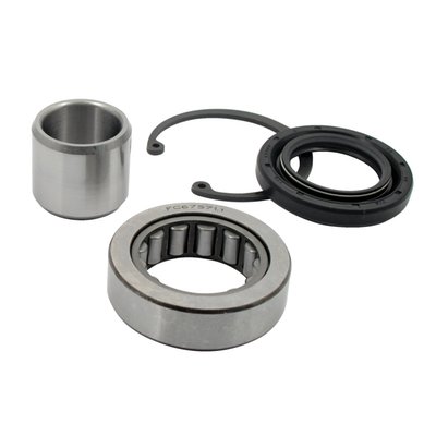 Incl. outer single row roller bearing bearing, inner race, snap-ring & seal. Mainshaft support bearing used in backside of inner primary cover. 
OEM replacement reference 9231, 12052A and 60678-85. 