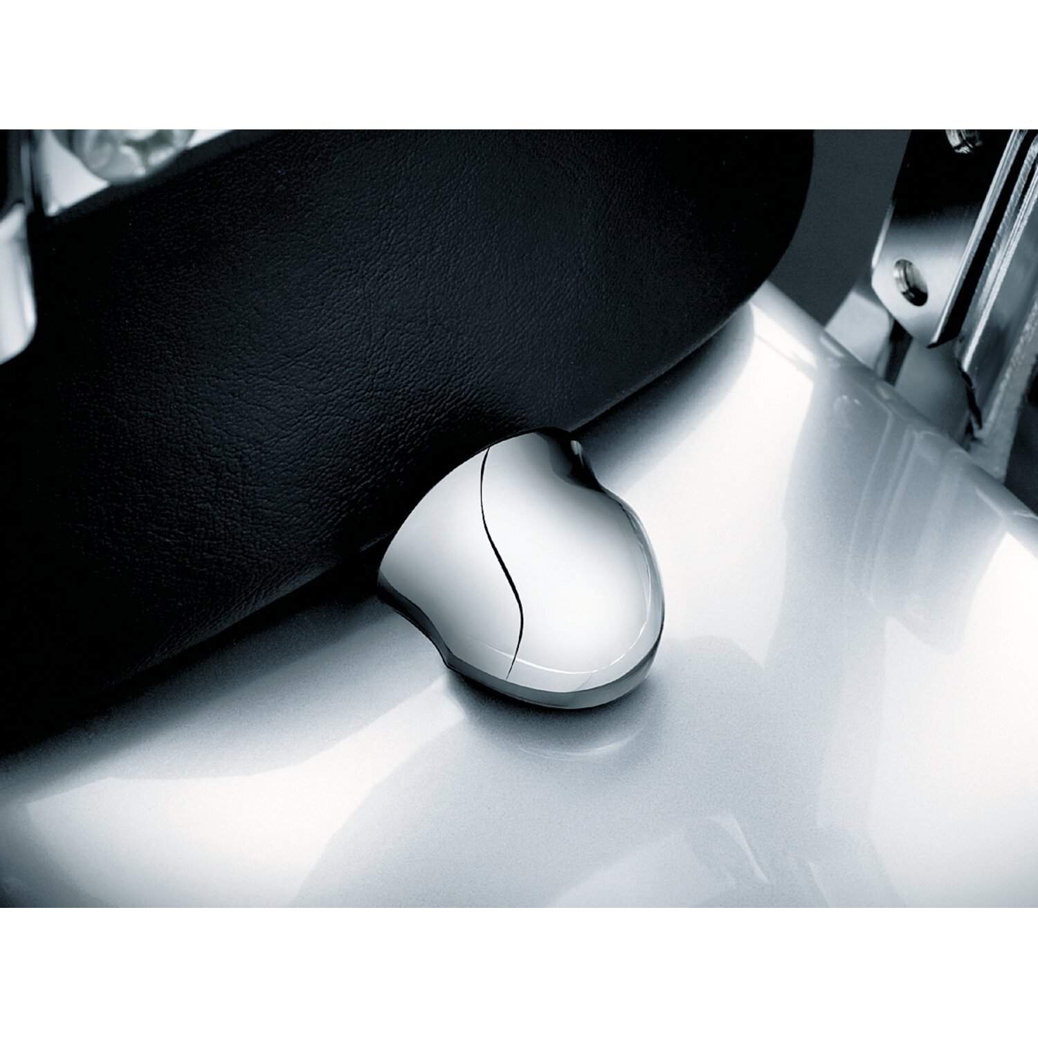 Kuryakyn, Quick release seat latch