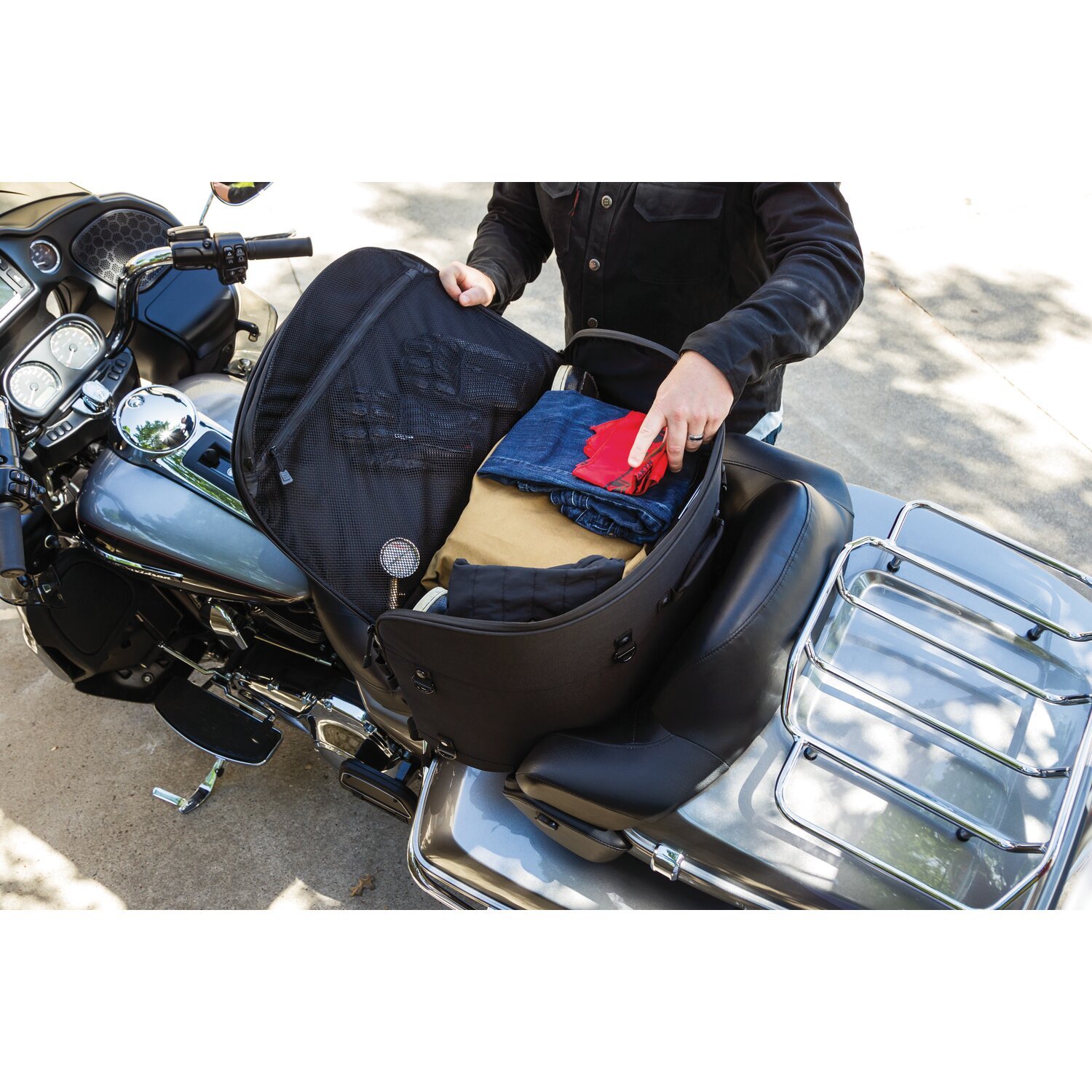 Kuryakyn, Momentum wanderer Touring seat bag