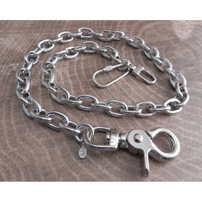 Silver; heavyweight chain with open links; chrome-plated steel; chain links 3/4" length by 1/2" width; the sturdy snap hook and dual wallet hook end-pieces adds approximately 3" to the chain length