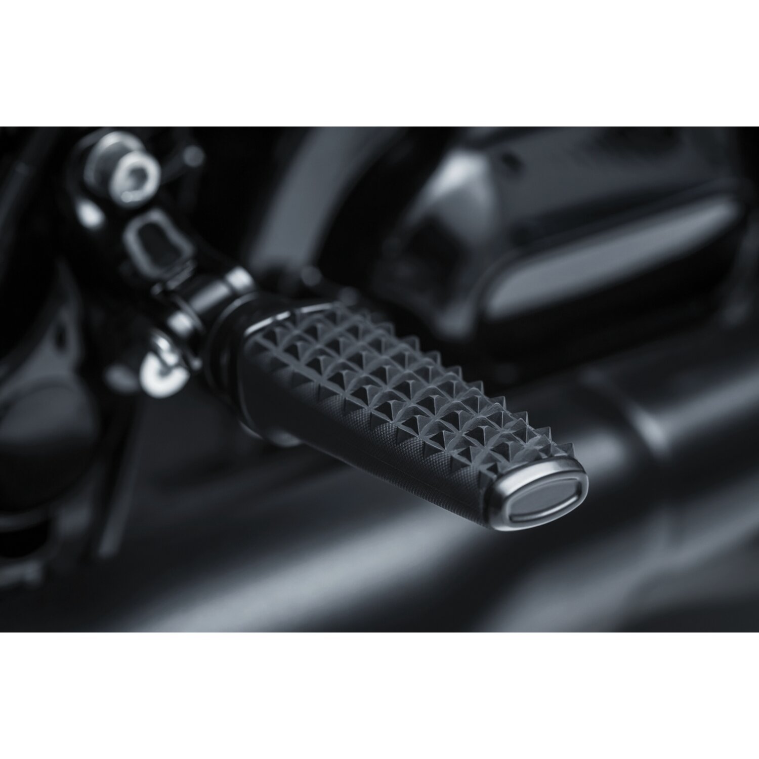 Kuryakyn, Thresher pegs with male mount adapters, Black, Satin
