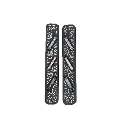 This custom 3-1 taillight, brake light and turn signal combo may just be what you've been looking for when working towards an iconic look for your Bagger. 
Injection molded smoke lenses are installed in front of ultra bright power LEDs in a stylish CNC machined aluminum powder coated housing. 
DOT and ECE approved.
Note: Style matching 'Killer' front turn signals are separately available as 575475