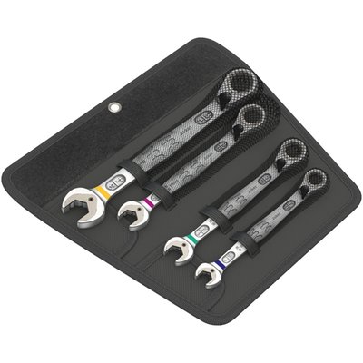 US sizes. 4-piece set.
Incl. 4 wrenches with an open end on one side and a ratcheting box end on the other
side, with identical sizes on both ends. Packed in a
robust textile pouch with hook and loop on the rear
side. Color coded for size. When everything fails, it's
time to play your Joker.
- Open end.
The Joker has a non-angled 12-point beak, therefore it
requires just 30° of working space, otherwise it functions
just like a regular open end wrench. The dark metal
plate dual functions as a retainer, preventing the nut
to slip through the wrench beak or it holds the nut. 30°
further the metal retainer plate allows the nut to slide
through, or grip it since the metal plate is equipped with
a hardened ragged edge. The teeth of this edge will 'bite'
itself into a rounded-off nut, loosening it where others
do nothing but slip-off.
- Box end.
The box end head is angled at 15° from the handle.
Comes with a switch for ratcheting direction and a
very fine 80 tooth ratchet for a small 4.5° return angle.
Set includes:
Size: 7/16" Overall length: 165mm.
Size: 1/2" Overall length: 177mm.
Size: 9/16" Overall length: 188mm.
Size: 3/4" Overall length: 246mm.