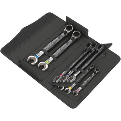 Metric. 11-piece set.
Incl. 11 wrenches with an open end
on one side and a ratcheting box end on the other side,
with identical sizes on both ends. Packed in a robust
textile pouch with hook and loop on the rear side. Color
coded for size. When everything fails, it's time to play
your Joker.
- Open end.
The Joker has a non-angled 12-point beak, therefore it
requires just 30° of working space, otherwise it functions
just like a regular open end wrench. The dark metal
plate dual functions as a retainer, preventing the nut
to slip through the wrench beak or it holds the nut. 30°
further the metal retainer plate allows the nut to slide
through, or grip it since the metal plate is equipped with
a hardened ragged edge. The teeth of this edge will 'bite'
itself into a rounded-off nut, loosening it where others
do nothing but slip-off.
- Box end.
The box end head is angled at 15° from the handle.
Comes with a switch for ratcheting direction and a
very fine 80 tooth ratchet for a small 4.5° return angle.
Set includes.
Size: 8mm Overall length: 144mm.
Size: 10mm Overall length: 159mm.
Size: 11mm Overall length: 165mm.
Size: 12mm Overall length: 171mm.
Size: 13mm Overall length: 179mm.
Size: 14mm Overall length: 187mm.
Size: 15mm Overall length: 199mm.
Size: 16mm Overall length: 213mm.
Size: 17mm Overall length: 225mm.
Size: 18mm Overall length: 234mm.
Size: 19mm Overall length: 246mm.