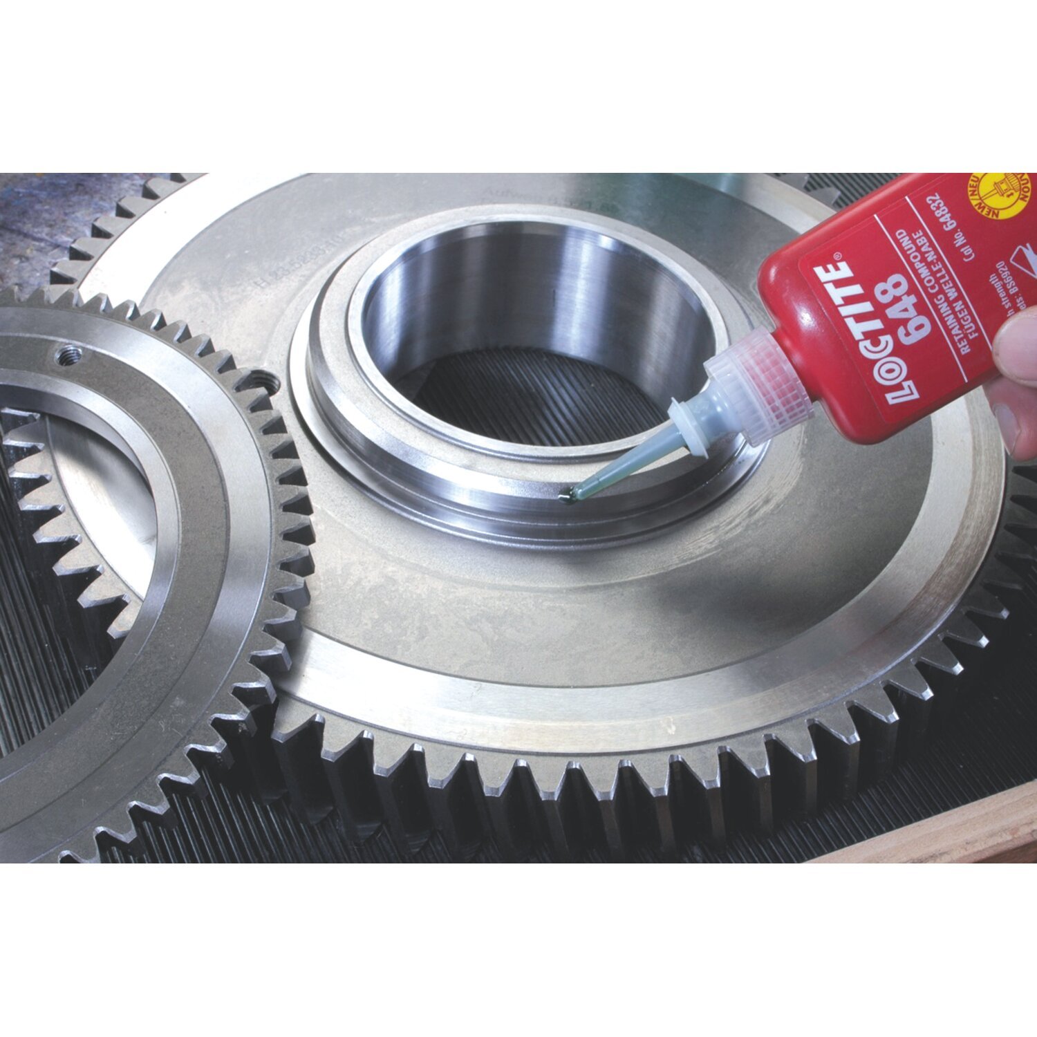 Loctite 648 green, press-fit locker 24cc
