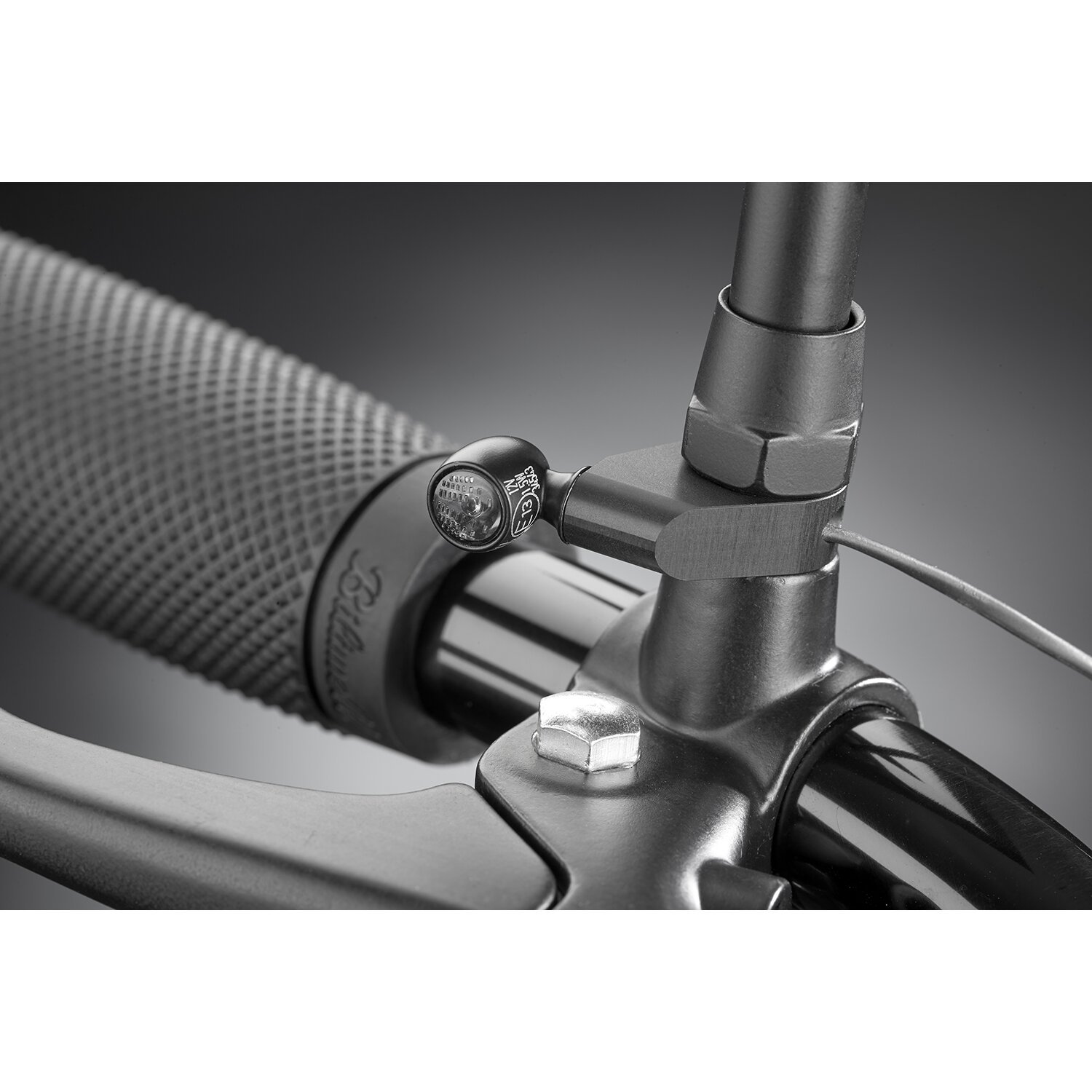 Kellermann, variable mounting adaptor M6, Black