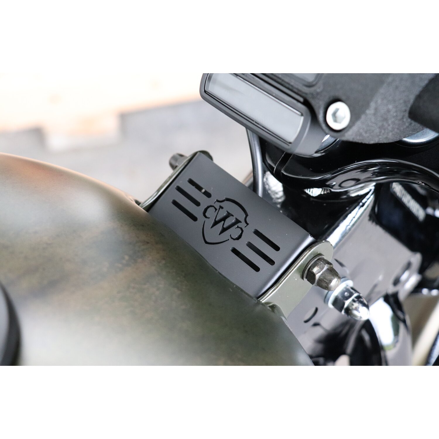 Cult-Werk, gas tank lift kit