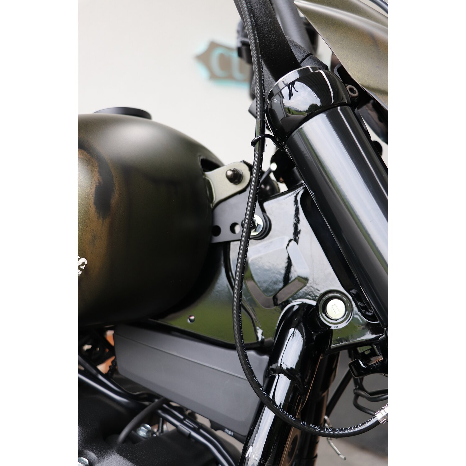 Cult-Werk, gas tank lift kit