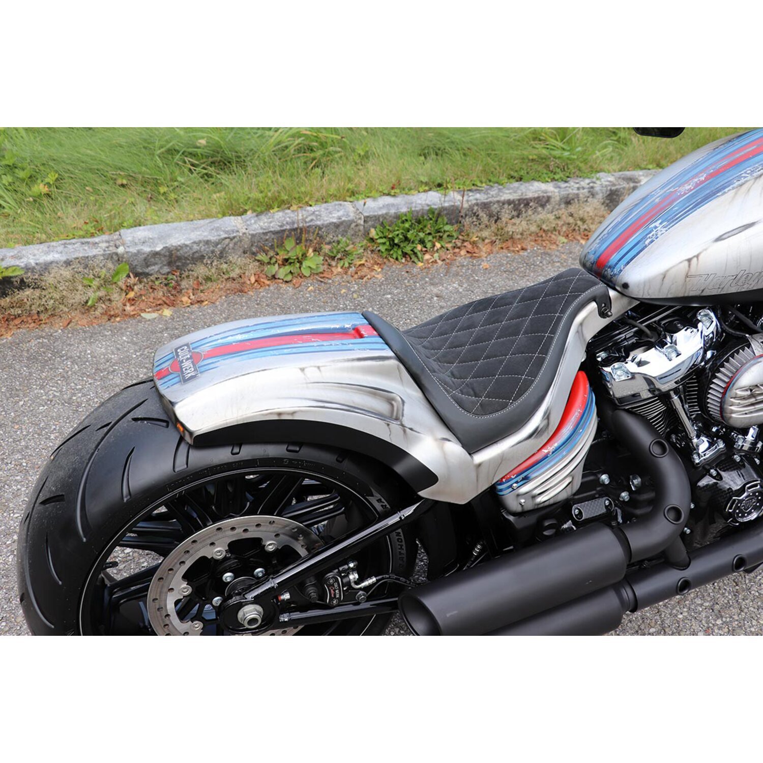 Cult-Werk, Softail wide fender kit 'Racing'. Solo seat, Unpainted, Gloss