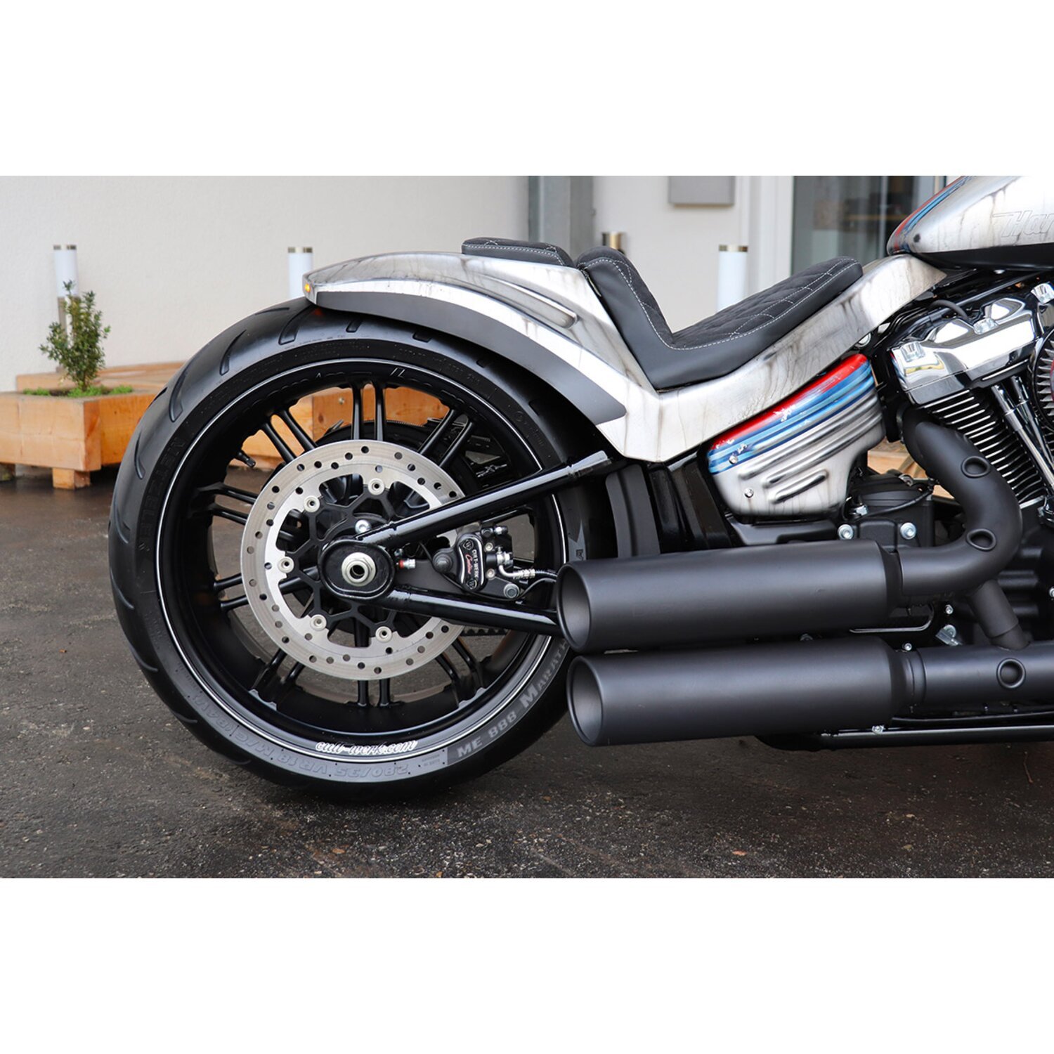 Cult-Werk, Softail wide fender kit 'Racing'. 2-up seat, Unpainted, Gloss