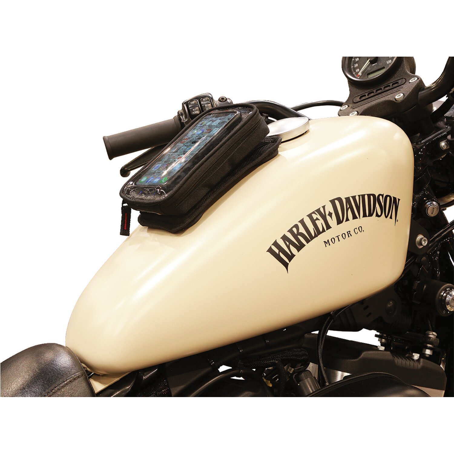 Nelson Rigg, Route 1 Magnetic phone holder