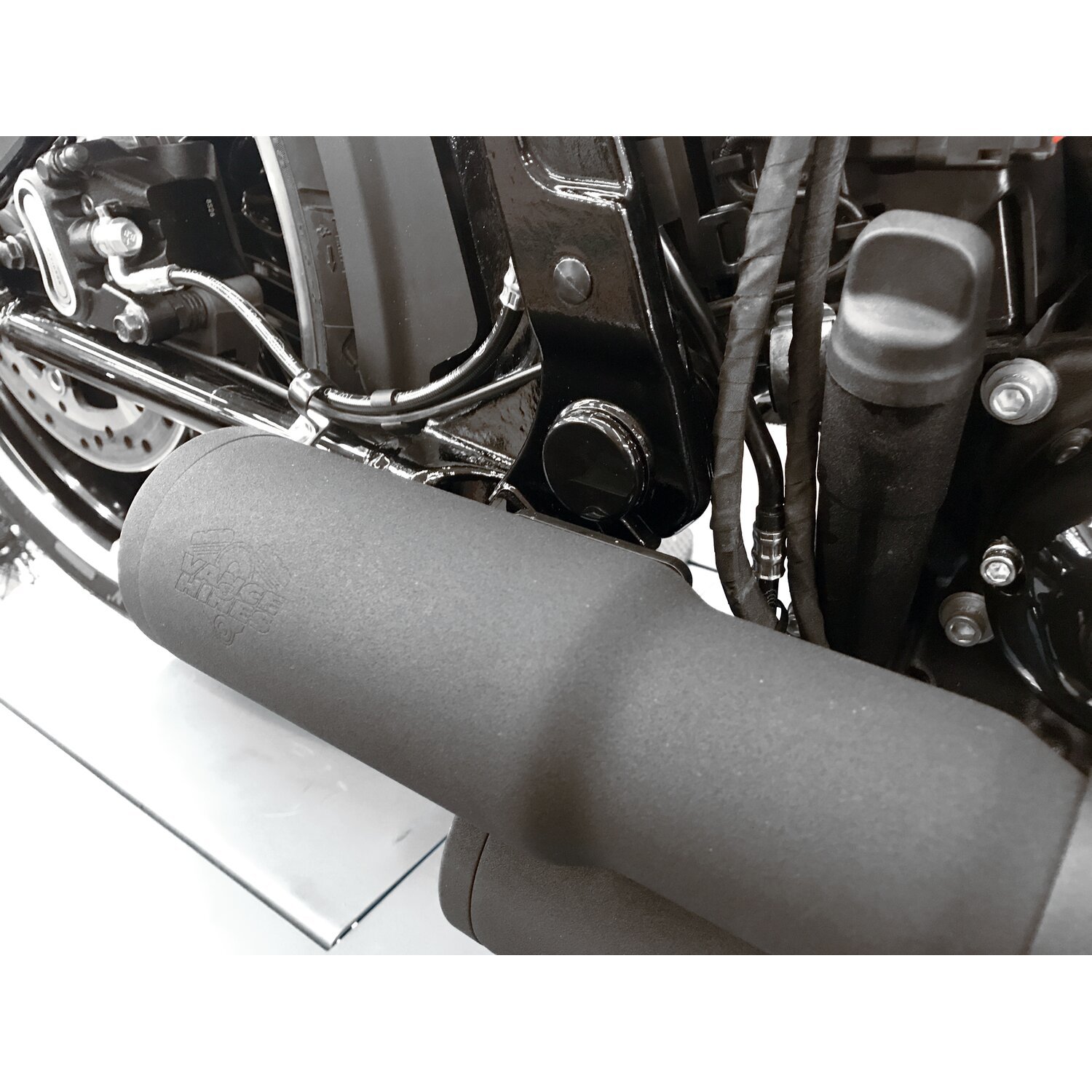 Killer Custom, swingarm axle cover set, Black, Gloss