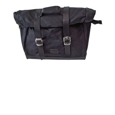 '- Old Chopper 
- Approx. dimensions: 42/34 x 24 x 12cm 
- Capacity: 9.5 liter 
- With roll-up expandable top for adding extra space, only when required. 
Universal single sided 'Heritage' saddlebag offering click-on installation ease. A triangular mounting bracket, that is supplied, is mounted to the rear side of the bag. This way the bag mounts to a, separately available, universal or model specific 'Click & Lock' LongRide saddlebag bracket. Bags are made from waxed cotton and finished with ranger leather panels, leather straps and internal reinforcement plates to help maintain its shape. The inside is fitted with an internal waterproof polyester lining. An extra side-pocket is present for quick accessible small parts. Dimensions and capacities are approximate and for reference only. 
Note: Designed to be used with, separately available, model specific or universal (986406 /986407) 'Click & Lock' LongRide saddlebag bracket. 
Mote: See 970944 for the optional waterproof inner bag liner.