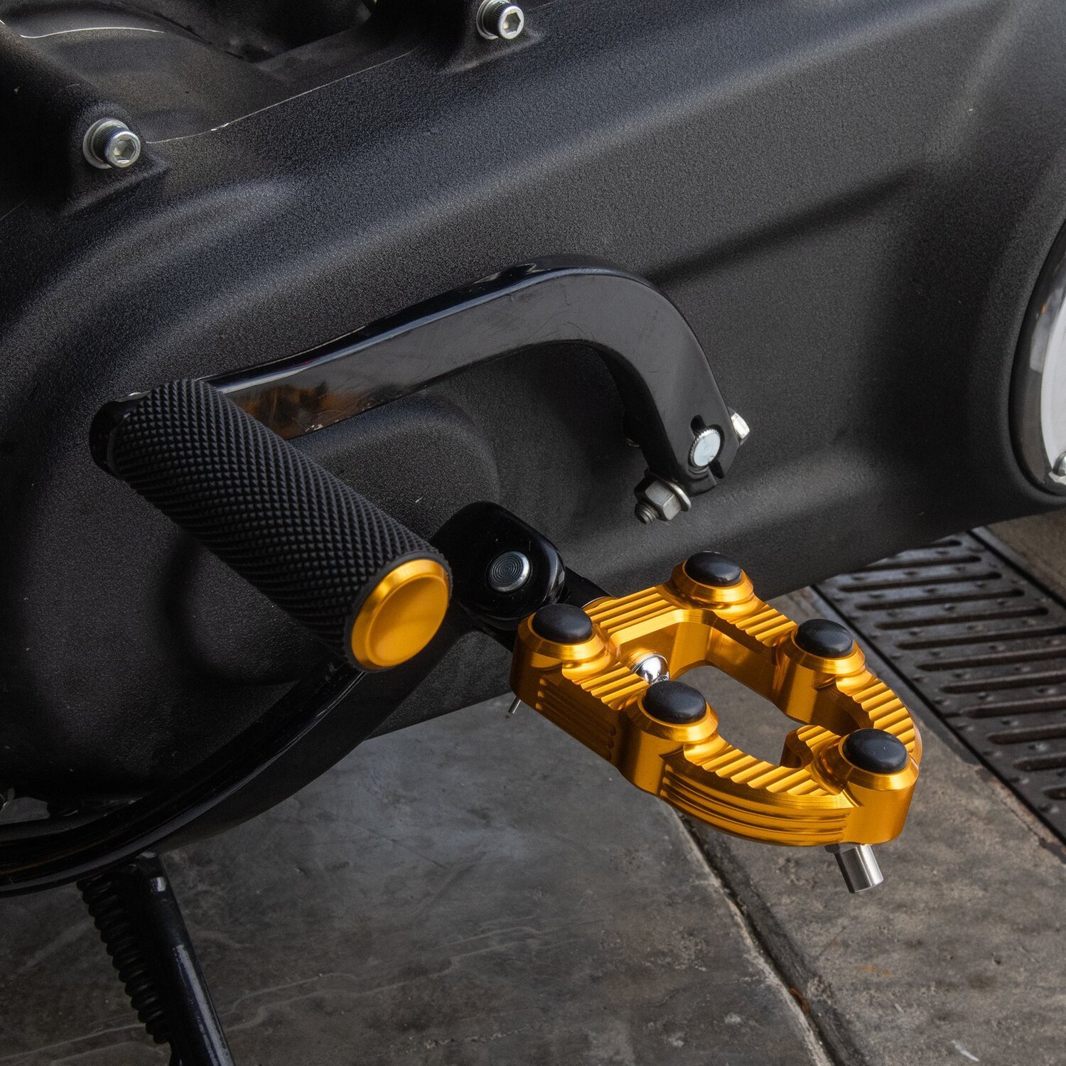 Arlen Ness, MX foot pegs, Gold, Polished