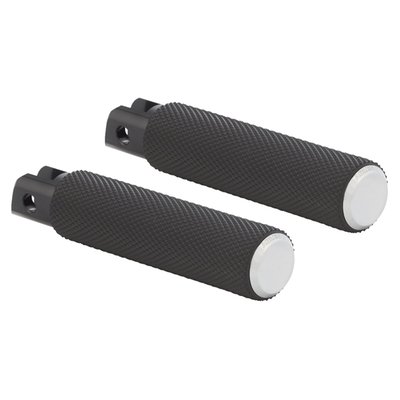 A fusion of great materials, as forged steel reinforcements, durable, comfortable and anti-slip linear rubber inserts, billet aluminum in a chrome plated finish. All with a shot of style and class straight from the Mastermind of Customizers.