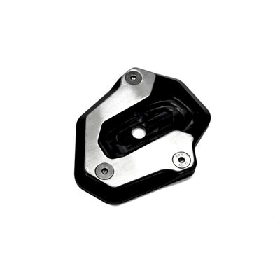 The sidestand foot increases and improves the supporting surface and the stability on unpaved and soft ground. CNC milled from high strength aluminum and black anodized. The clamping plate and inluded screws are made from stainless steel. 