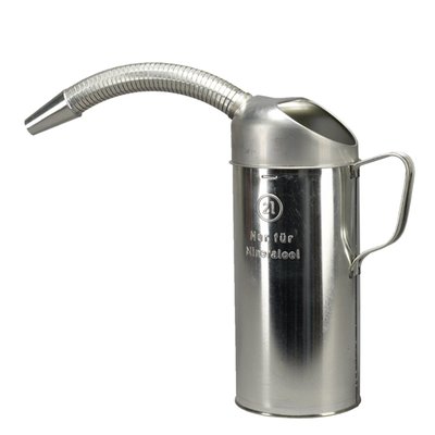 2 liter classic tin plate and handmade measuring jug with a 23cm long flexible metal discharge spout. Dimensions 115mm x 330mm base x 410mm high. Weight 0.45kg.