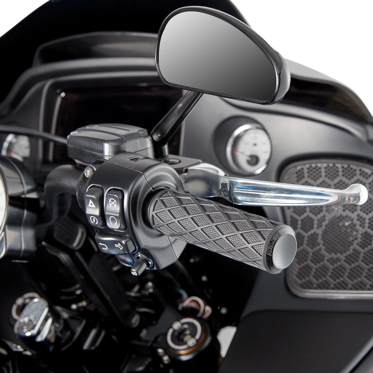 Arlen Ness, Diamond Handlebar Grip Set, Black
