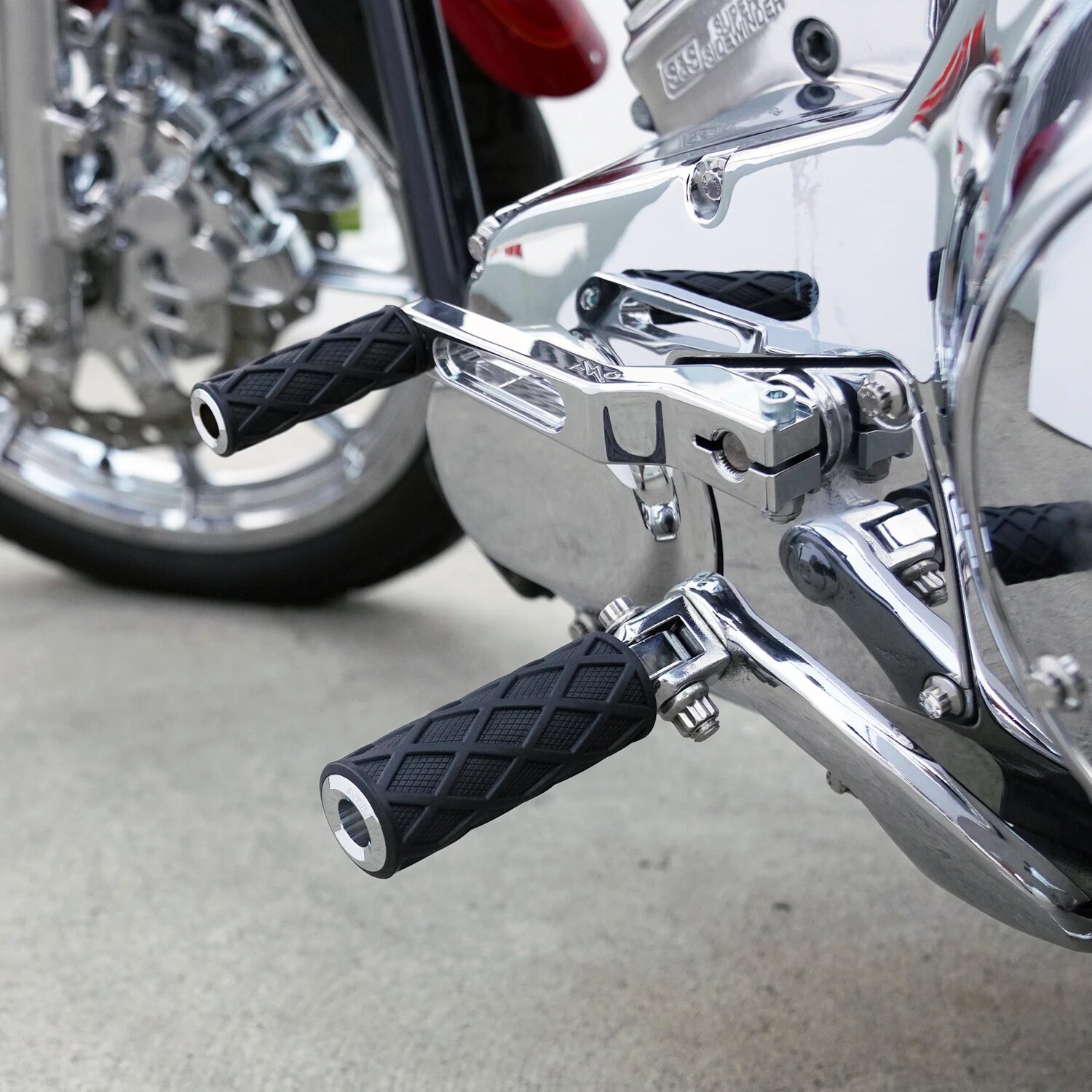 Arlen Ness, Diamond foot peg set, Chrome