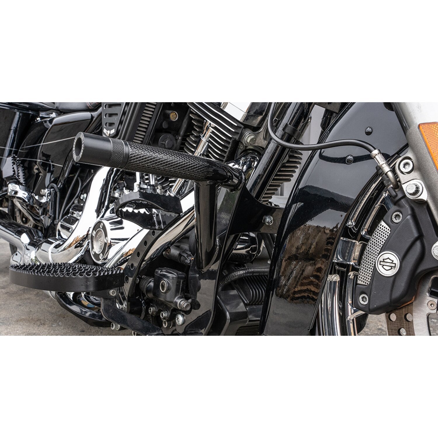 Burly Brand, Brawler crash bar kit Touring. Front, Black