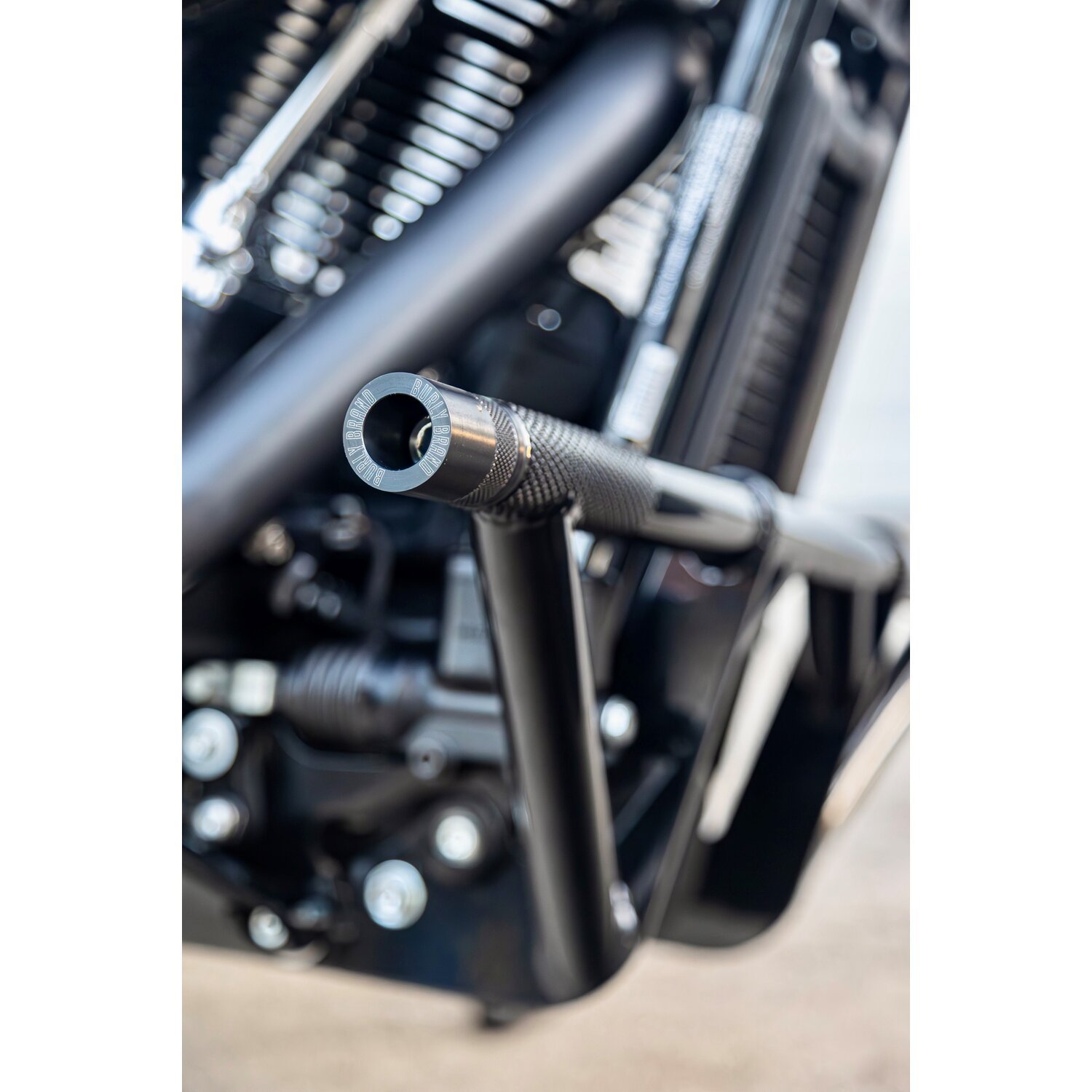Burly Brand, Brawler crash bar kit M8 Softail. Front, Black