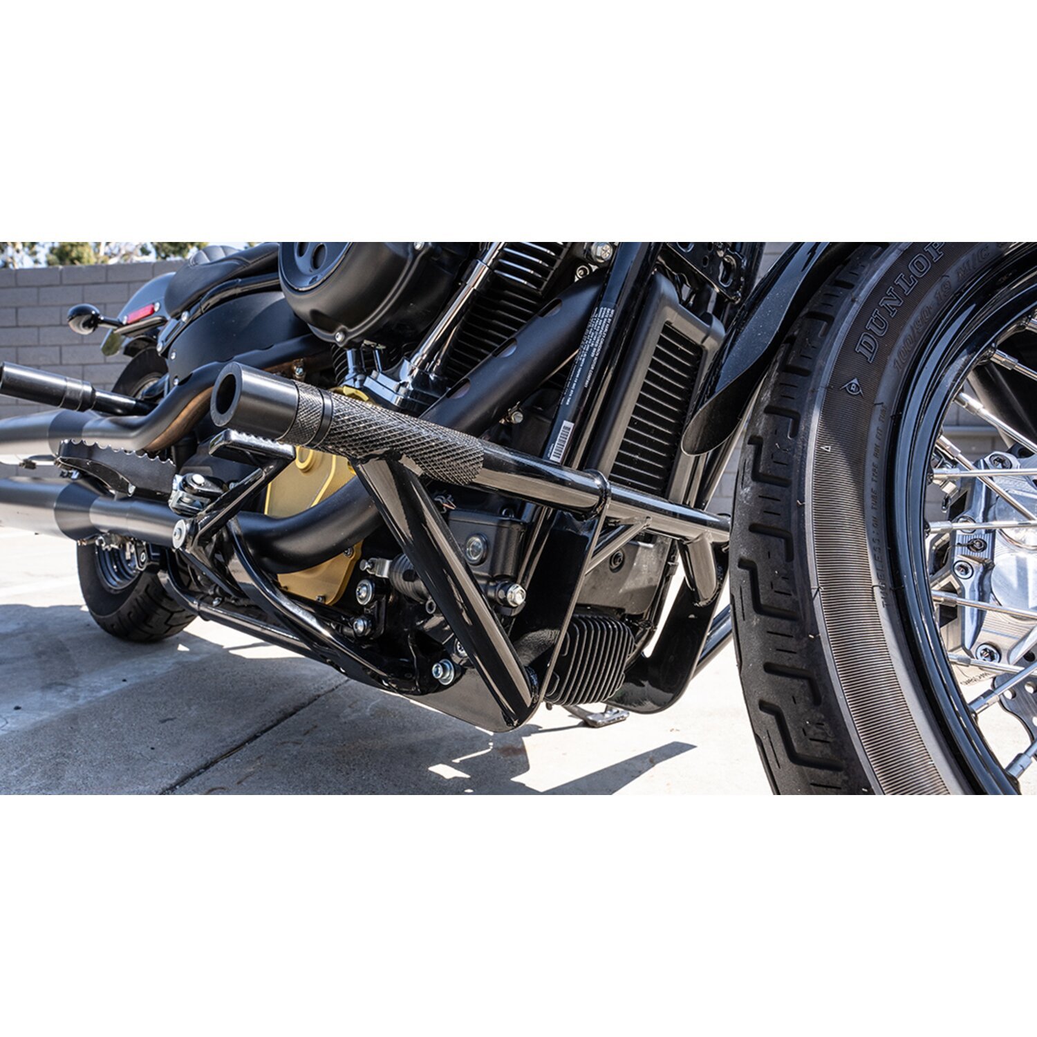 Burly Brand, Brawler crash bar kit M8 Softail. Front, Black