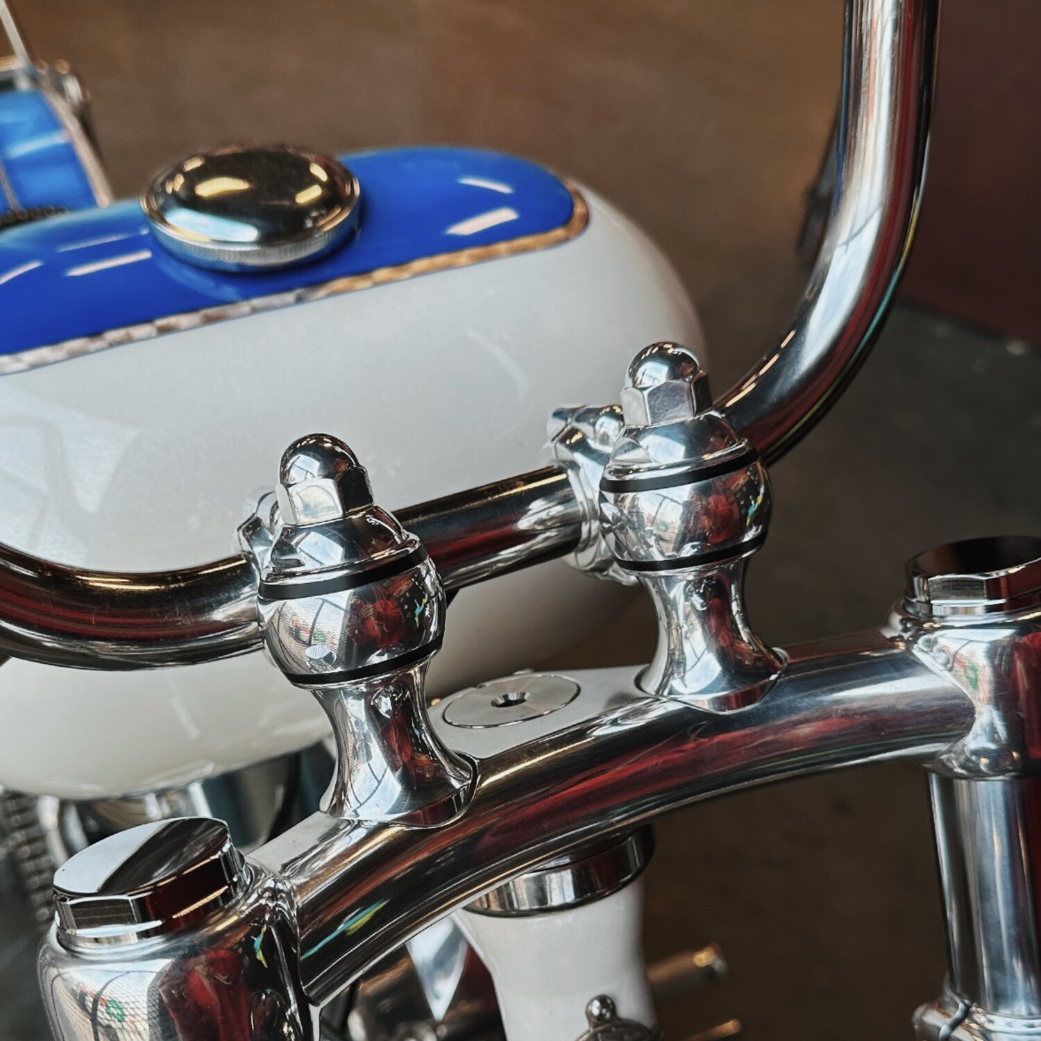 Indian Larry, Throwback Risers. 2" rise. Polished aluminum, Silver