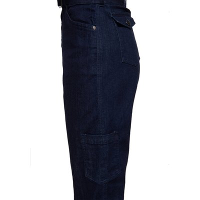 Ready for your turn in pole position? This jumpsuit from Queen Kerosin brings racing vibes directly to your look with striking back embroidery, authentic shoulder stripes, and a rugged denim design. The tailored cut with short sleeves, a front zip closure, and a waist belt accentuates your silhouette without constricting you. Whether for everyday wear or on your next road trip, the numerous pockets and high-quality stretch denim ensure you'll be both stylish and practical on the go. A true statement for all queens of the road!