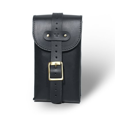 Black.
- Pair it with the moto exclusive tank strap for the ultimate duo, or carry it on your belt when off-bike
- Get 33% off on it when purchased with the moto exclusive tank strap
- Belt it up or hang it on a bag
- Small in size, big on utility.
Carry your keys, wallet, tool or whatever you need to keep your adventure going. it’s designed to stay discreet while offering plenty of space.
Pair it with our moto exclusive tank strap for a dynamic duo. the pouch attaches effortlessly, keeping your essentials within reach while maintaining the streamlined style of your bike. it’s like a mini sidecar for your tank strap—practical, stylish, and always by your side.
When you’re off the bike, turn this pouch into a fashionable belt accessory. with its sleek design, it adds a touch of rugged style to your look, proving that motorcycle gear can be a statement piece on and off the road.
Dimensions: 14.5 X 9 X 3 cm