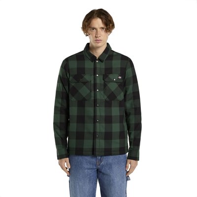 The Dickies Lined Sacramento shirt is one of the most recognizable work-inspired staples. A timeless long sleeve button-down shirt made of signature yarn dyed cotton flannel, now with a warm sherpa lining. Featuring two snap closure chest pockets and two side seam pockets. The timeless checked flannel shirt with a warmer feel. Available in a range of iconic and seasonal colors.