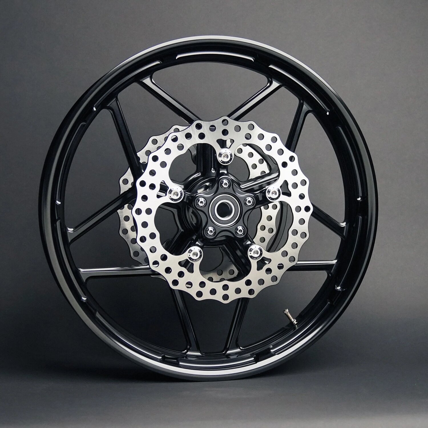 Arlen Ness, Speed 5 rim 18 x 5.5". Front/Rear