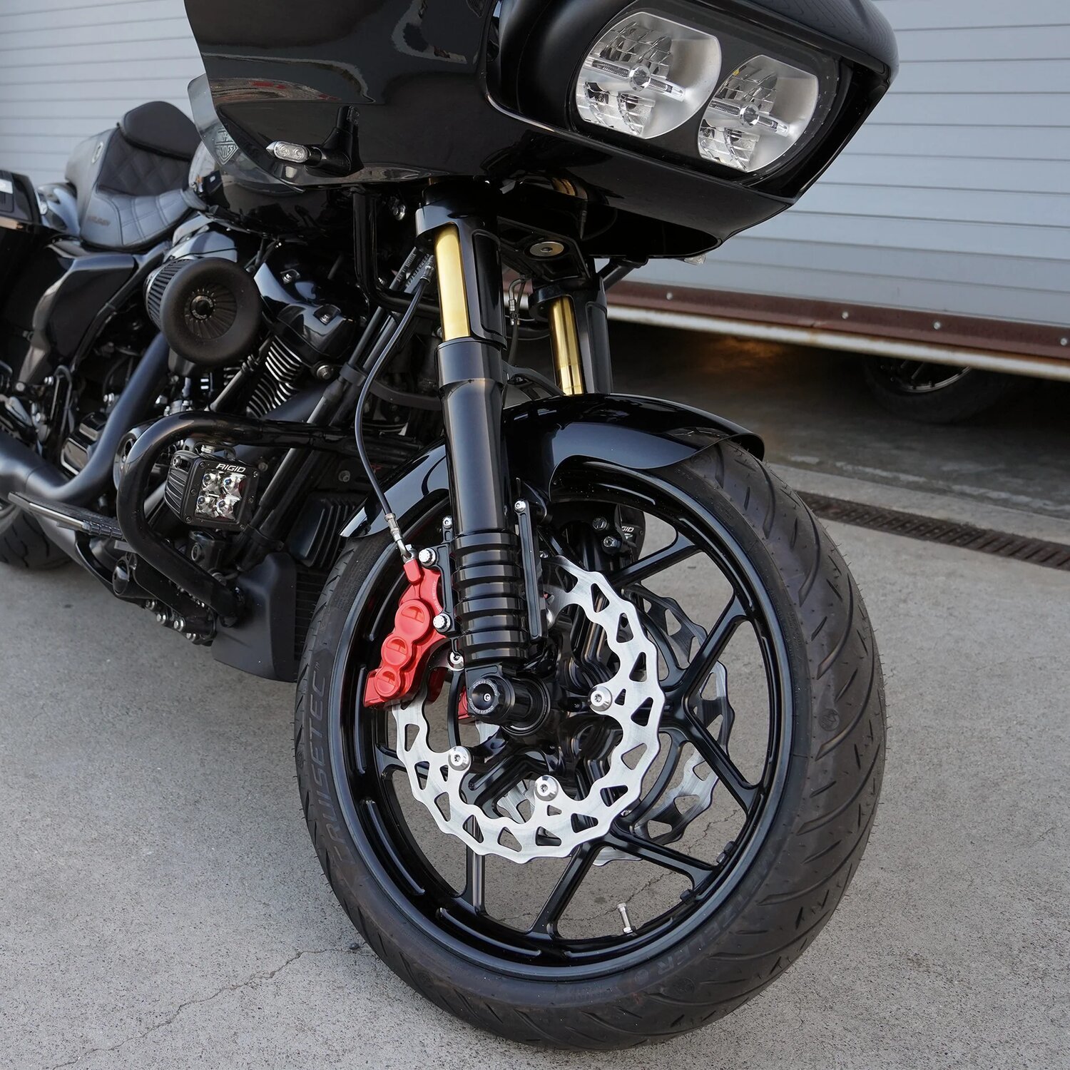 Arlen Ness, Speed 5 rim 18 x 5.5". Front/Rear