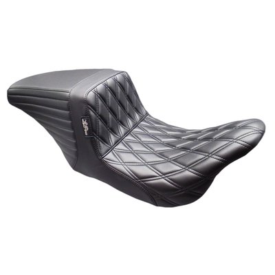 10.5" rider seat area width. 6-7" passenger seat area width. Double Diamond stitch pattern. The 'Up-Front' Tailwhip moves the rider 2-1/2" closer to the handlebars, when compared with the standard riding position. A definite advantage for shorter riders. The whipped tail improves passenger lower back support. That, combined with the unrivalled 6" high arching back support for the rider makes the Tailwhip a serious in contender when it comes to a great mix of style and comfort. Built with LePera's high-density marathon foam filling on a 16-gauge black powder coated steel base plate for long lasting excellence.