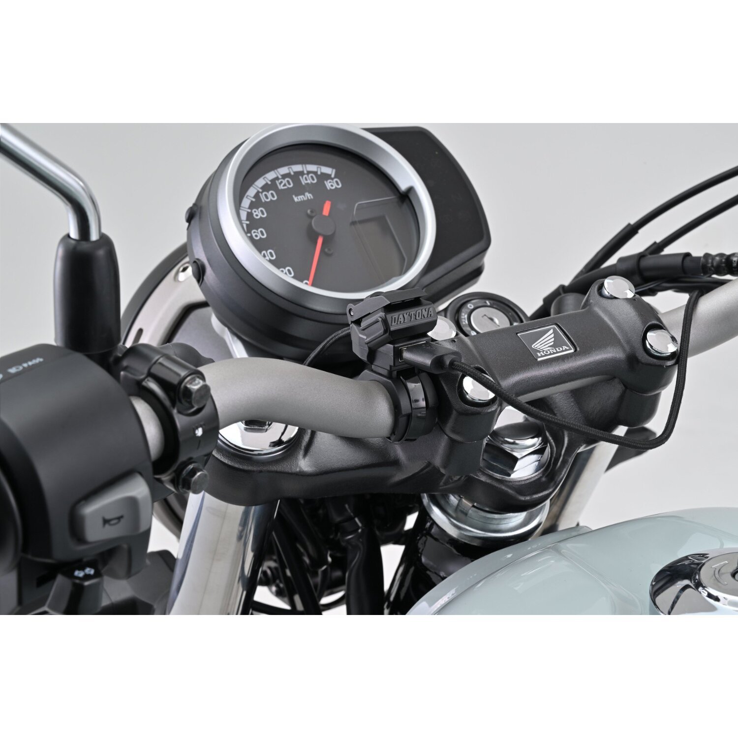 Daytona, handlebar mounted USB-A charge port kit