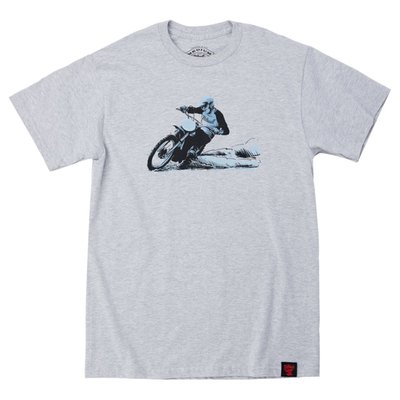 Braaapppp. Lean in, elbows out! Show the world you dig dirt bikes without the goofiness associated with the sport. 100% pre-shrunk 6oz cotton t-shirt is detailed with hand-screened water-based inks, woven clip tags and the irritating collar tag has been replaced by a screen-printed label. Biltwell consider this the perfect t-shirt blank, it's got a buttery feel and is thick enough to be durable, but not a baggy old man shirt. It's a true regular-fit, not a super thin slim-fit.