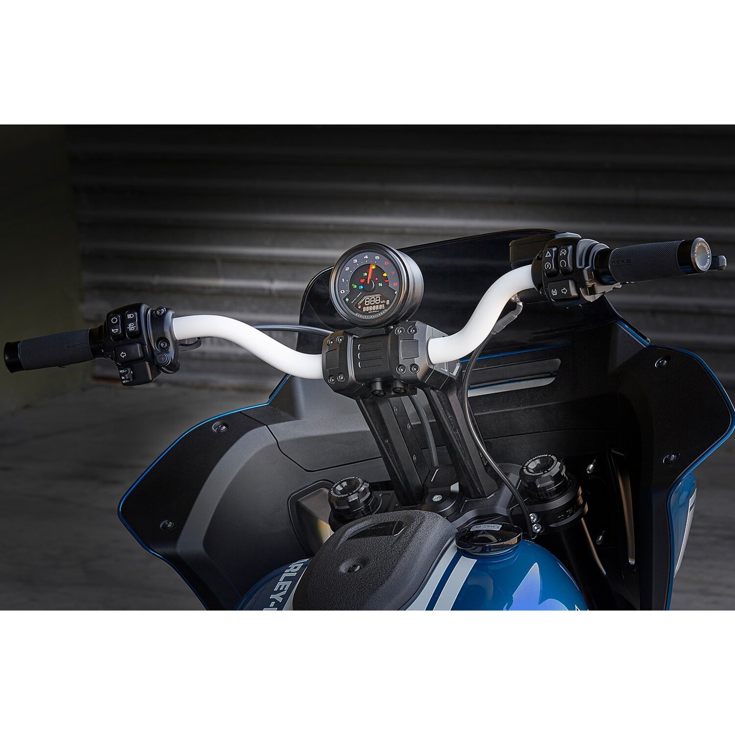 Rick's Motorcycles, Clubstyle riser kit Pullback S. 8.5", Black, Anodized