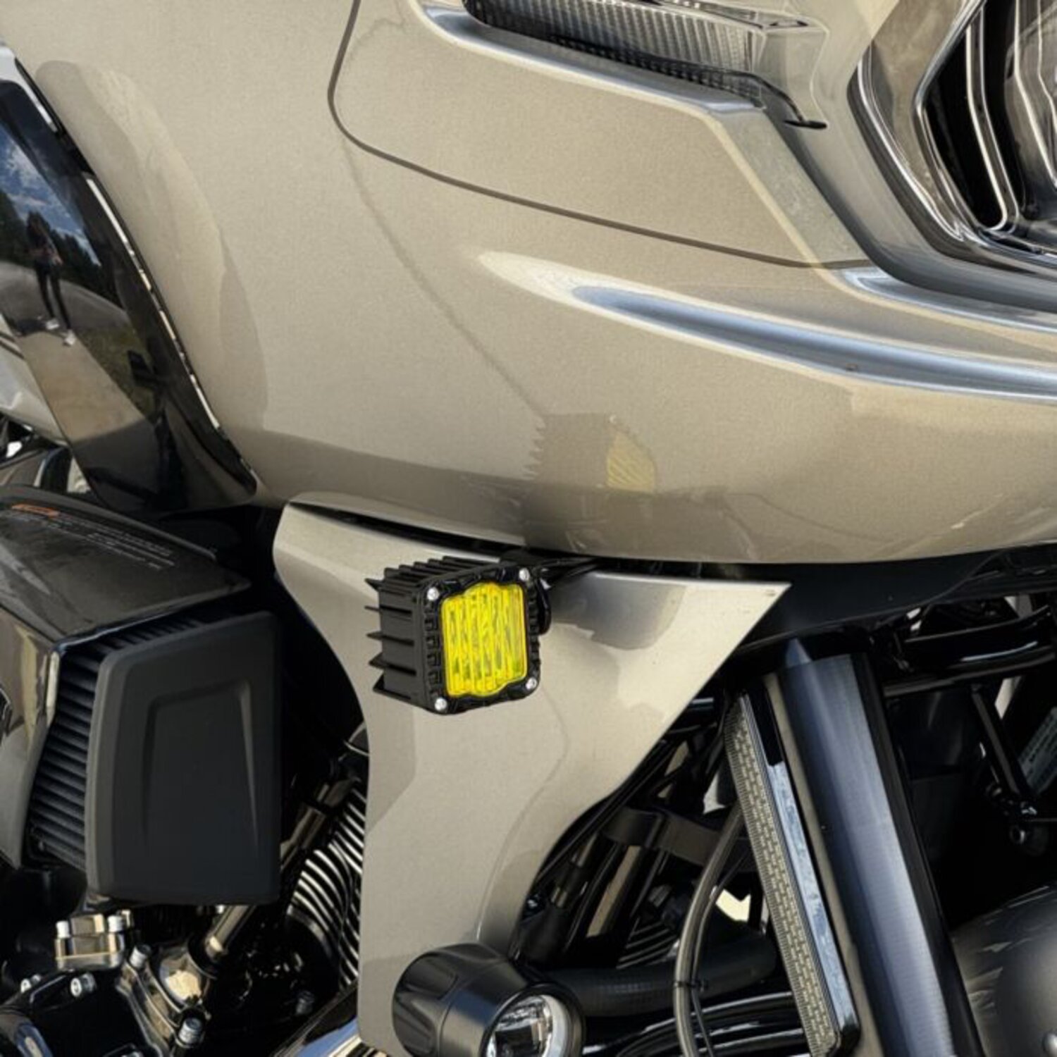 Custom Dynamics, Shark Demon Selective front turn signals