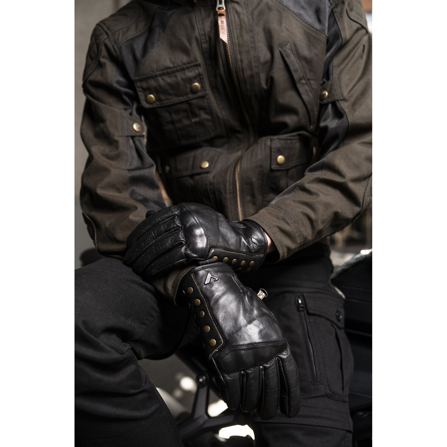 By City Thunder gloves