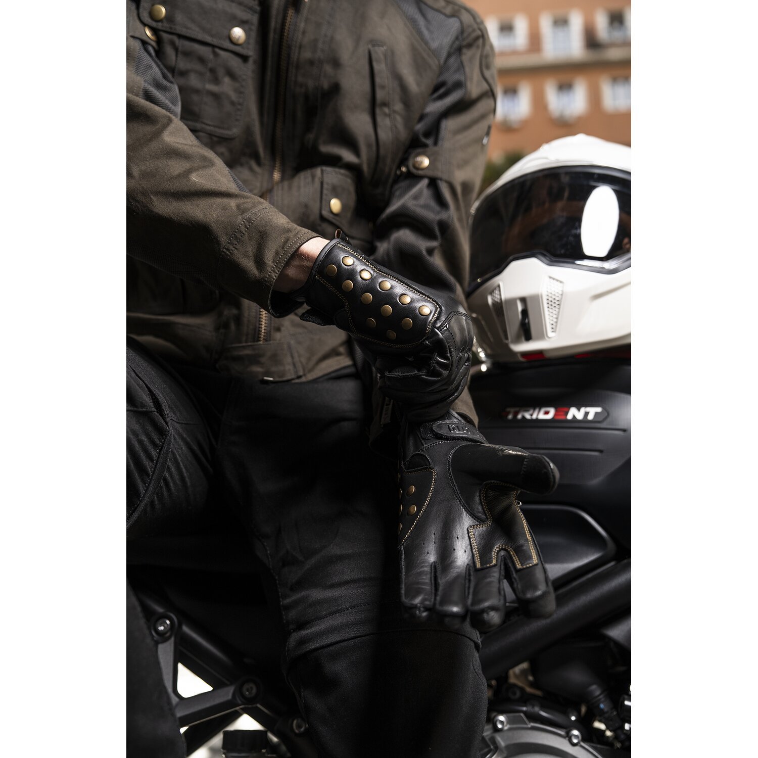 By City Thunder gloves