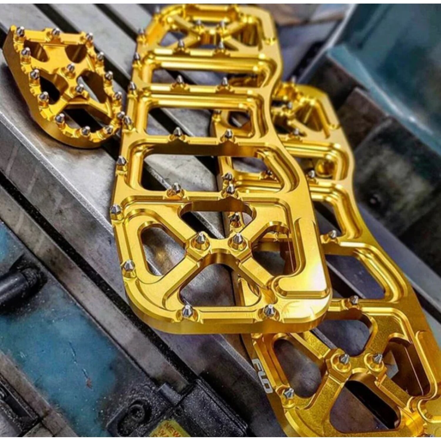 Flo Motorsports, V5 Bagger floorboard set