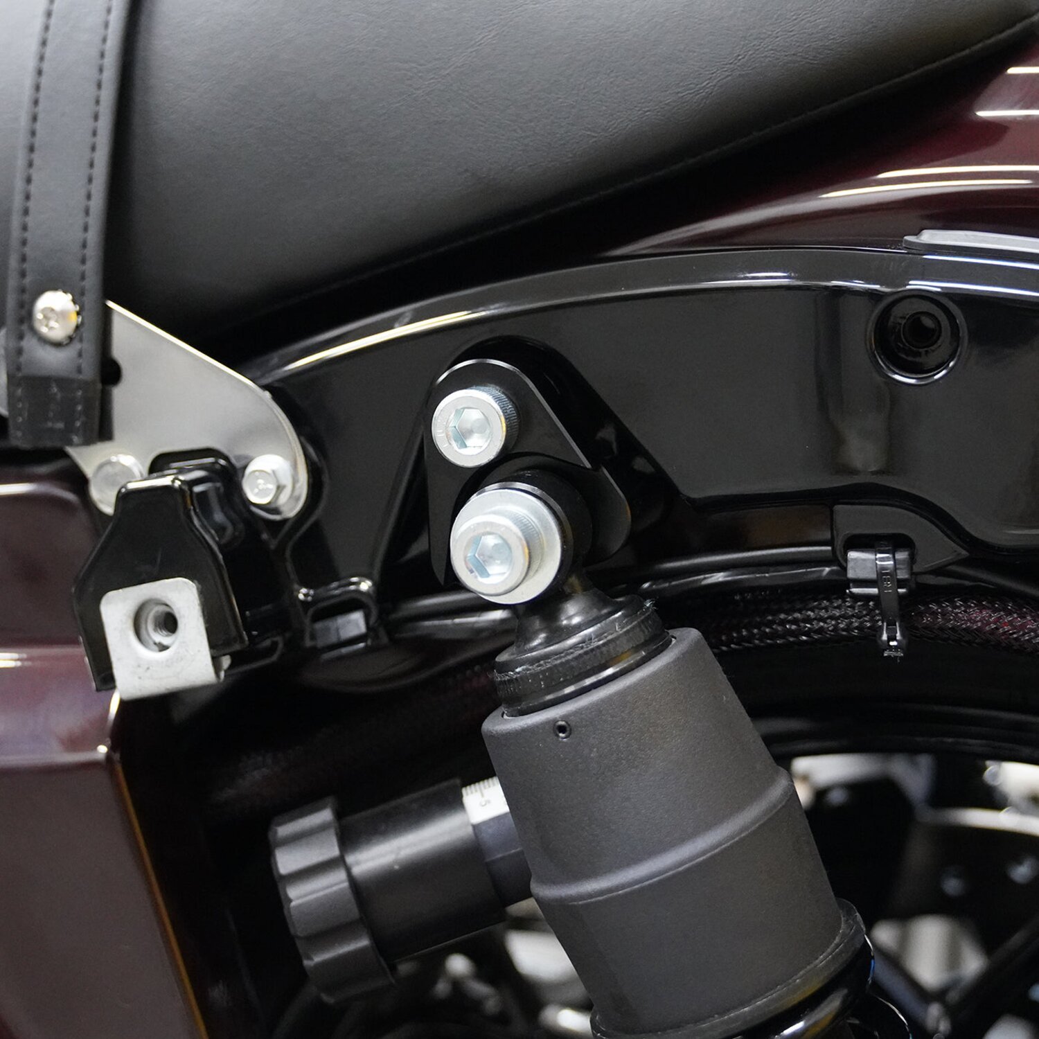 Arlen Ness, 1" Rear Shock Lift, Black
